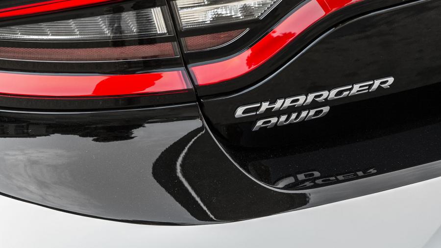 Детали экстерьера Dodge Charger Pursuit 2017 года  (фото 4 из 13)
